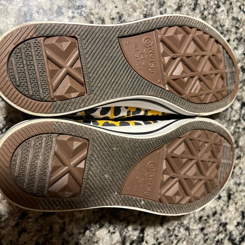 Converse Sneakers Vintage in Yellow and Black Leopard Print - Picture 4 of 10
